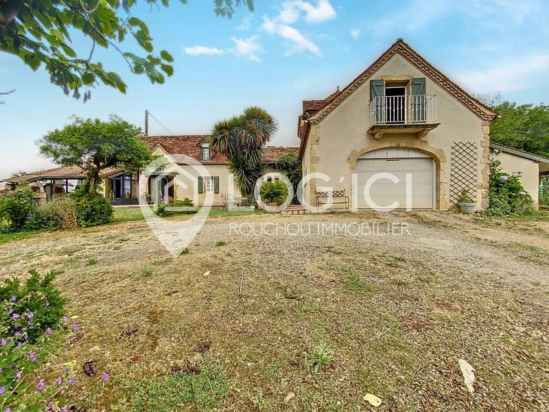 Maison - 220 m² - 8 pièces