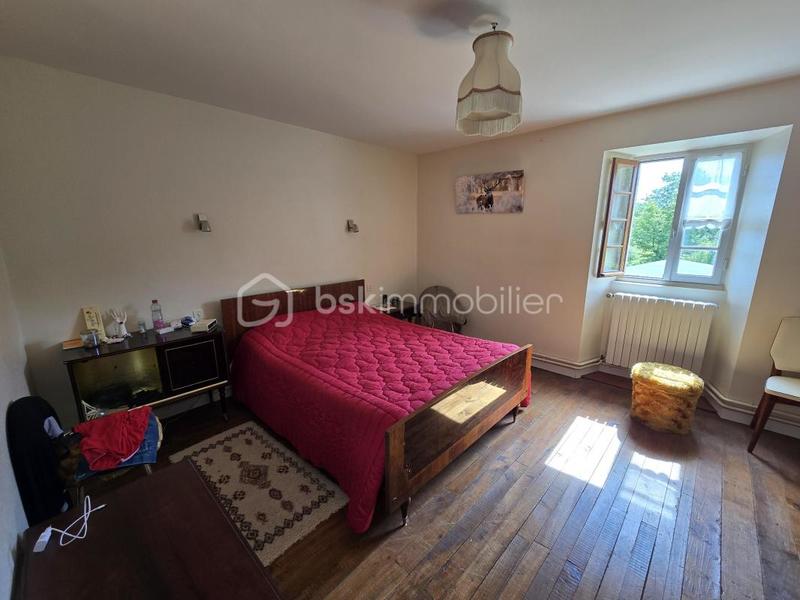 Maison ancienne - 337 m² - 4 pièces