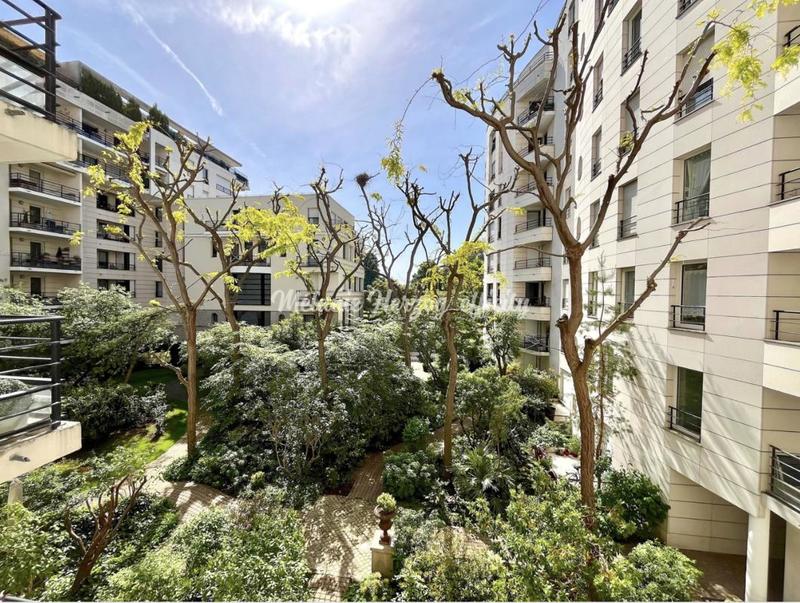 Appartement - 94 m² - 4 pièces