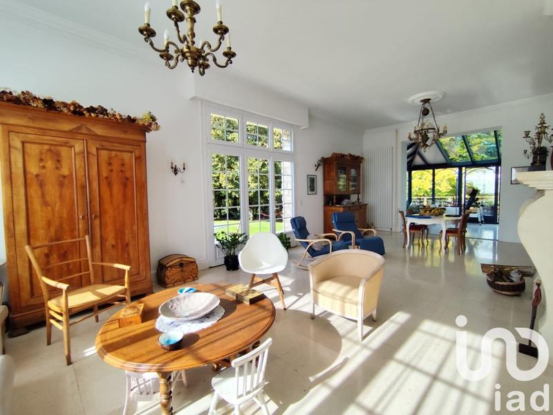 Maison - 303 m² - 9 pièces