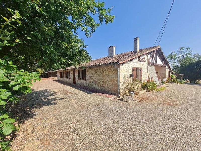 Maison - 204 m² - 7 pièces