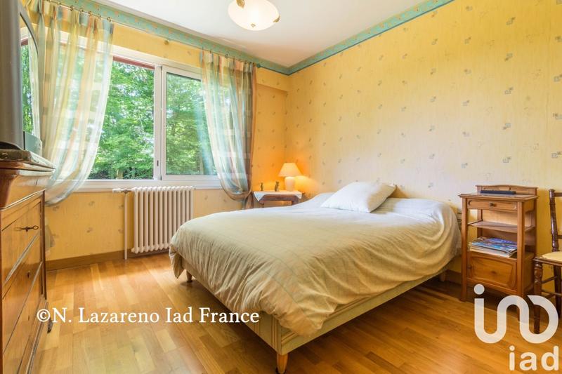 Maison - 233 m² - 9 pièces