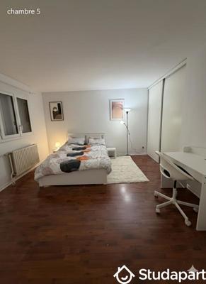 Chambre - 10 m² - 1 pièce