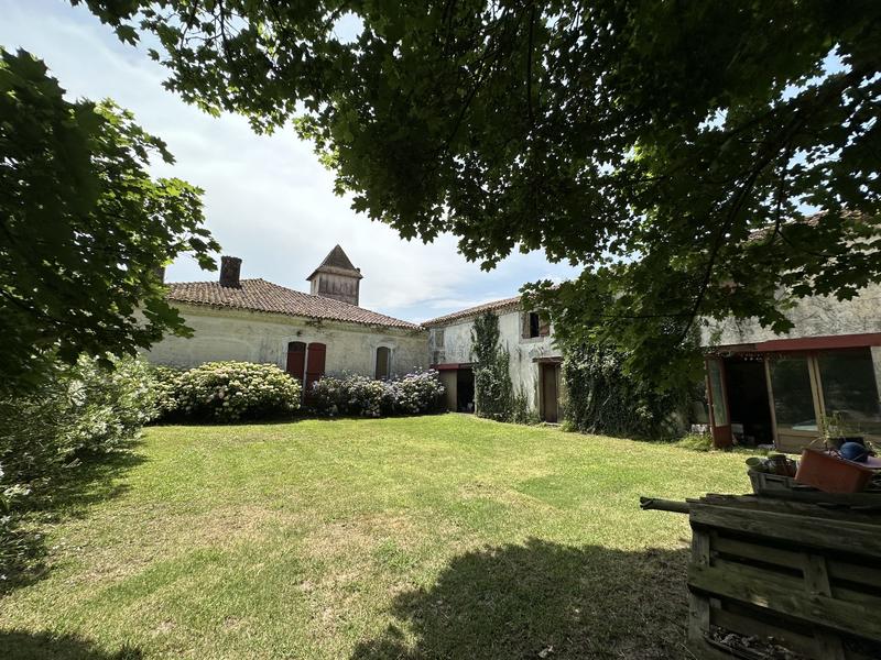Château - 461 m² - 15 pièces