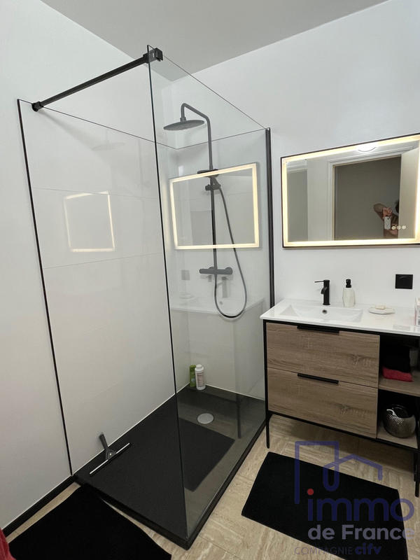 Appartement - 120 m² - 5 pièces