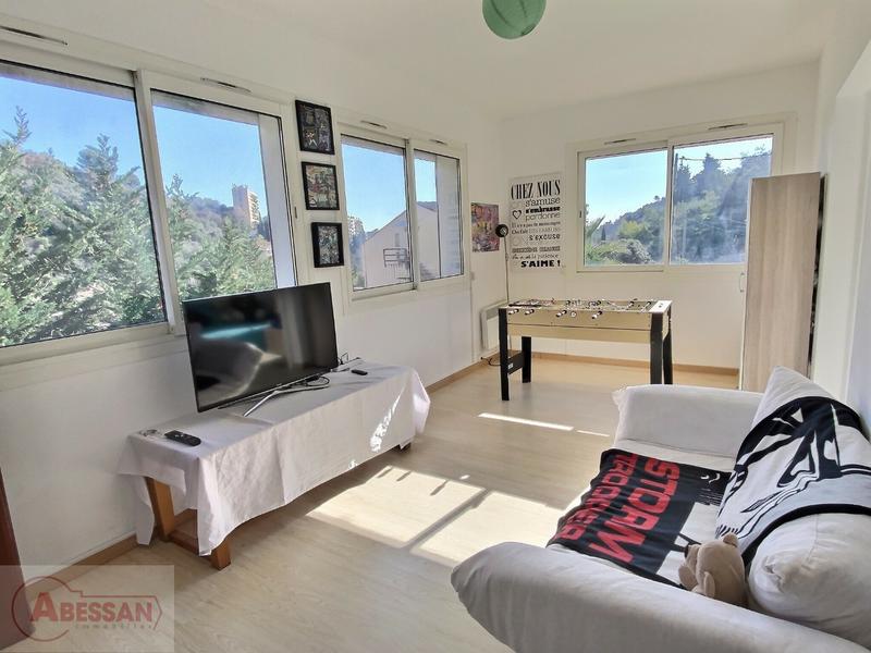 Maison - 200 m² - 7 pièces