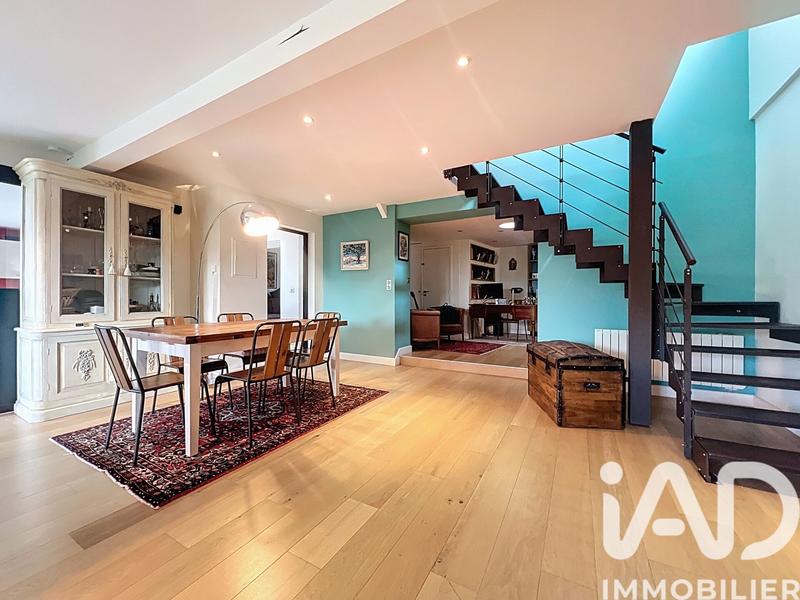 Maison - 203 m² - 7 pièces