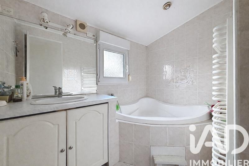 Maison - 96 m² - 4 pièces