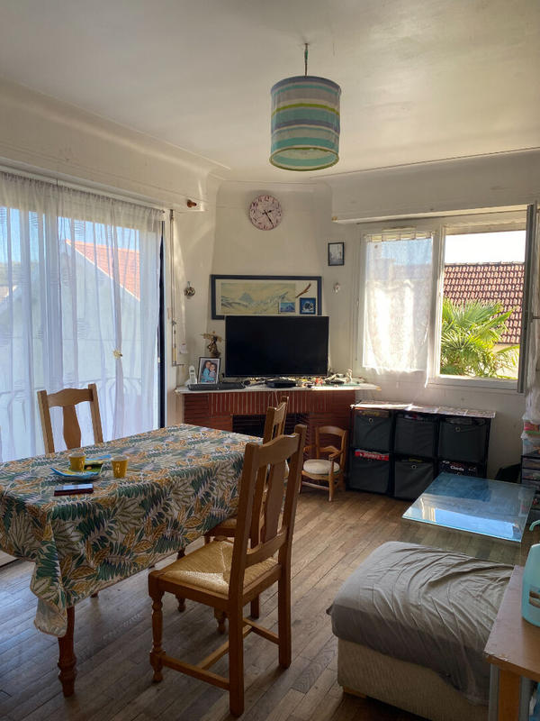 Maison - 180 m² - 9 pièces