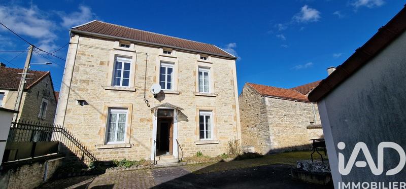 Maison de village - 122 m² - 9 pièces