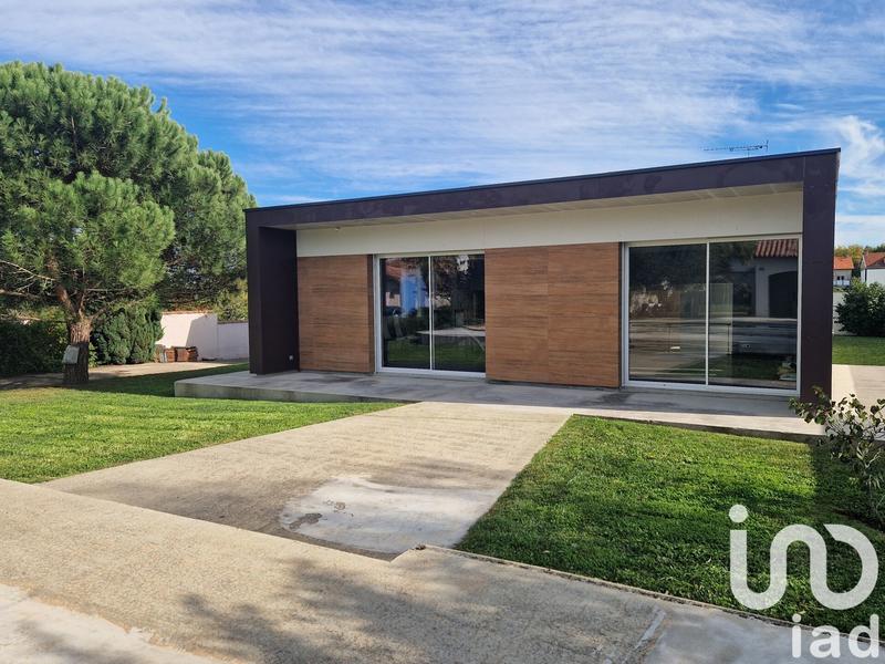 Maison - 242 m² - 7 pièces