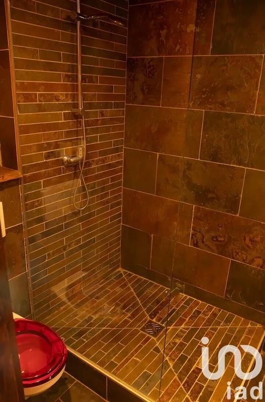 Maison - 261 m² - 9 pièces