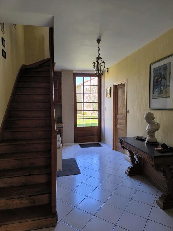 Maison - 201 m² - 7 pièces