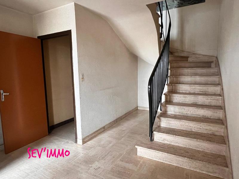 Maison - 205 m² - 5 pièces