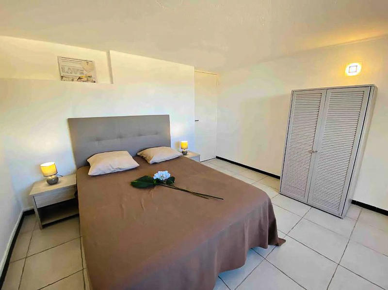 Propriété - 450 m² - 18 pièces