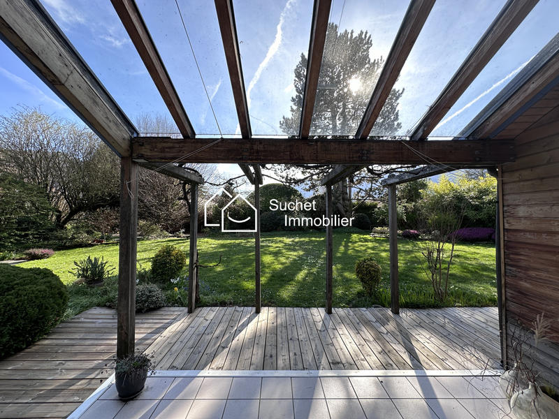 Maison - 200 m² - 9 pièces