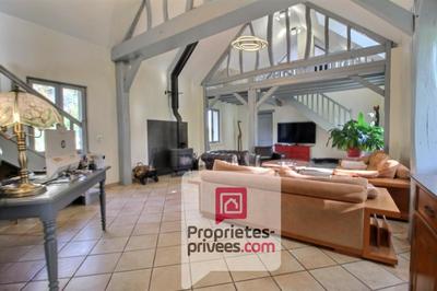 Maison - 200 m² - 6 pièces