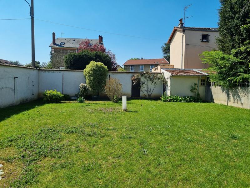 Maison - 331 m² - 7 pièces