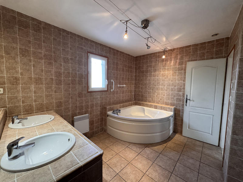 Maison - 92 m² - 4 pièces