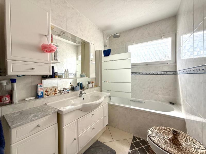 Appartement - 97 m² - 4 pièces