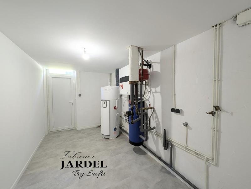 Maison - 200 m² - 8 pièces