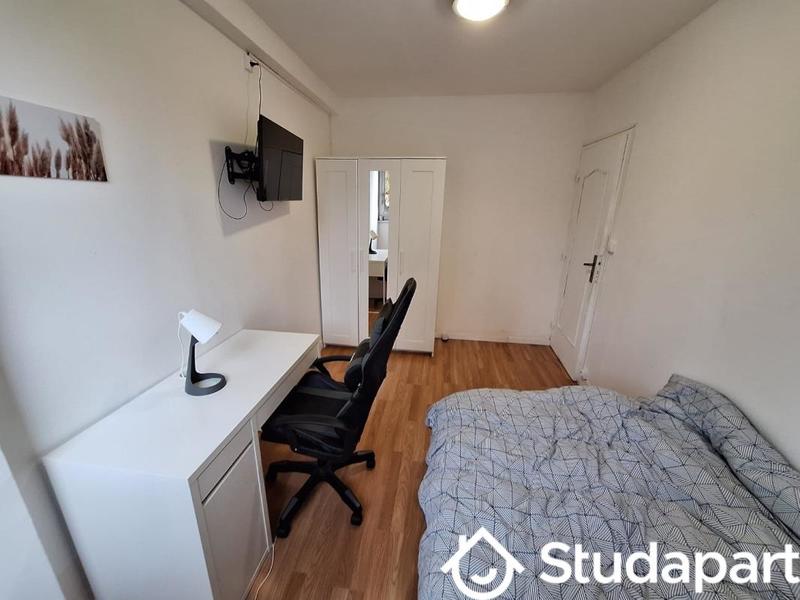 Chambre - 10 m² - 1 pièce