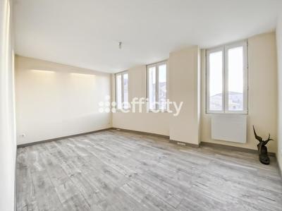 Maison - 136 m² - 8 pièces