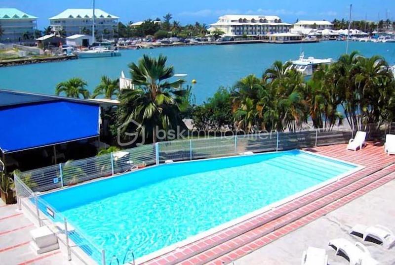 Studio - 25 m² - 2 pièces