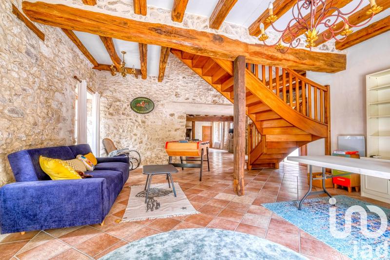 Maison - 281 m² - 10 pièces