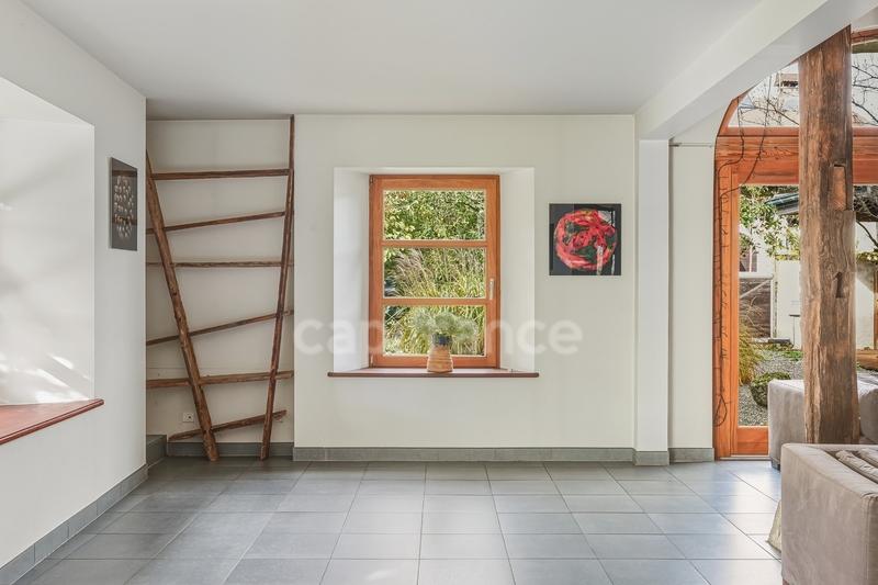 Maison - 328 m² - 8 pièces