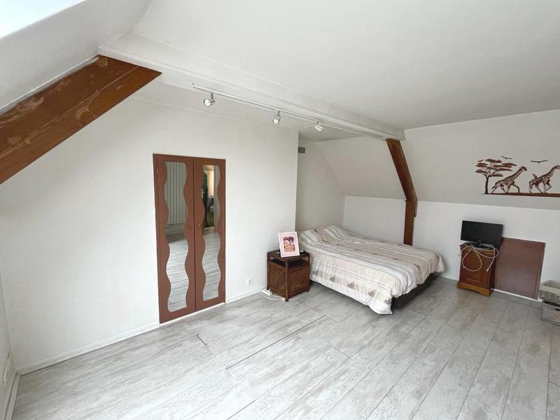 Maison - 185 m² - 7 pièces