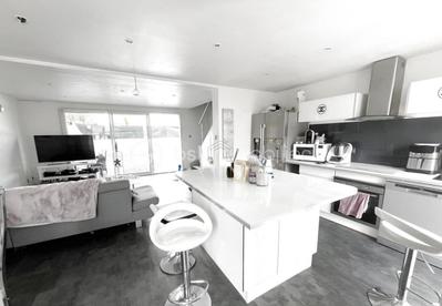 Villa - 90 m² - 4 pièces