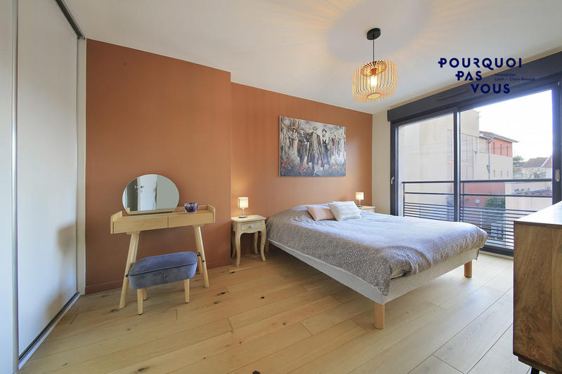 Maison - 210 m² - 6 pièces