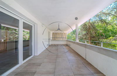 Appartement - 95 m² - 4 pièces