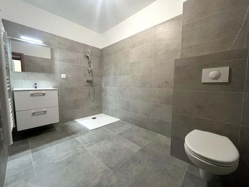 Appartement - 95 m² - 4 pièces