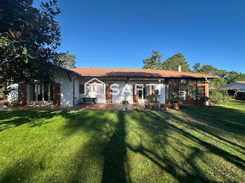 Maison - 212 m² - 8 pièces