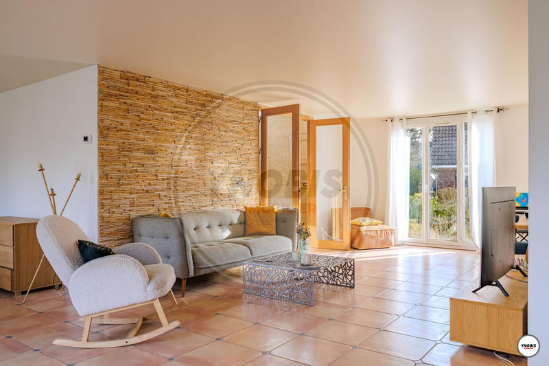 Maison - 212 m² - 8 pièces