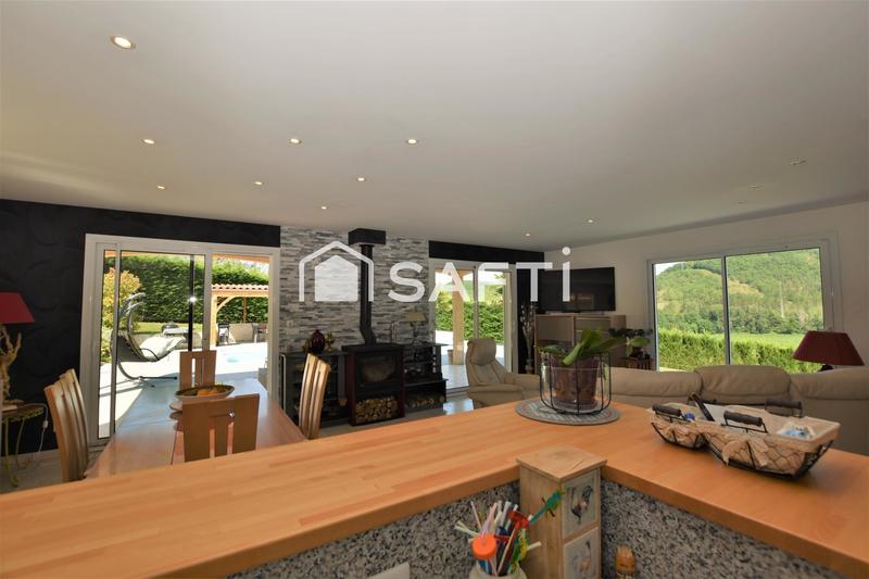 Maison - 151 m² - 6 pièces