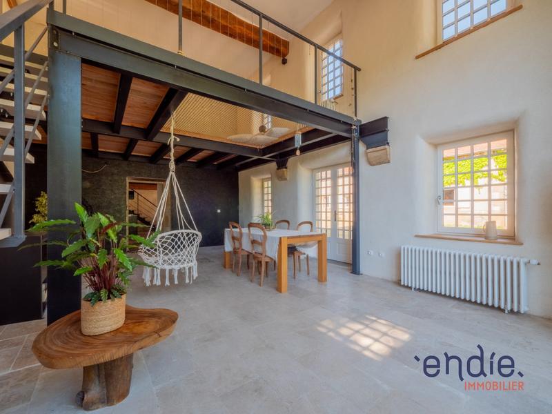 Maison - 450 m² - 16 pièces