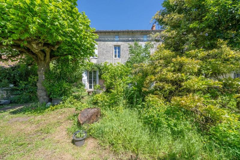 Maison - 290 m² - 8 pièces