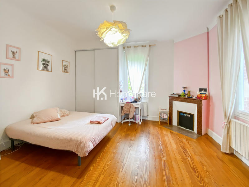 Maison - 240 m² - 7 pièces