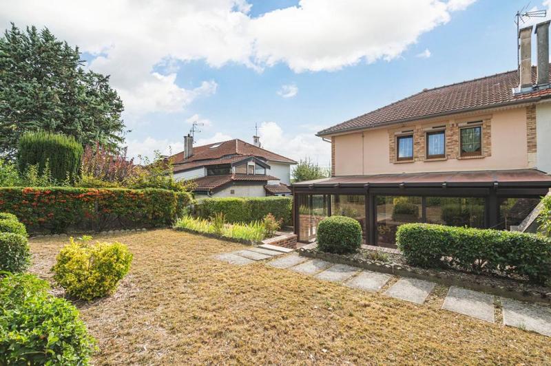 Maison - 111 m² - 6 pièces