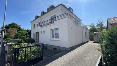 Maison - 410 m² - 15 pièces