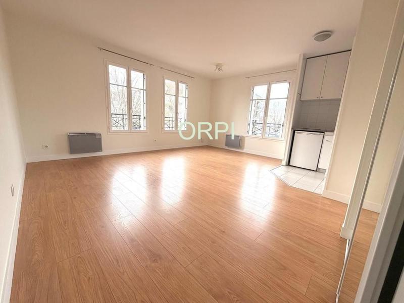 Studio - 30 m² - 1 pièce