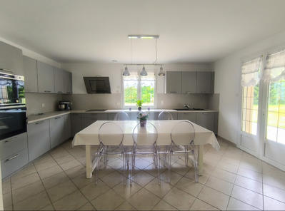 Maison - 212 m² - 7 pièces