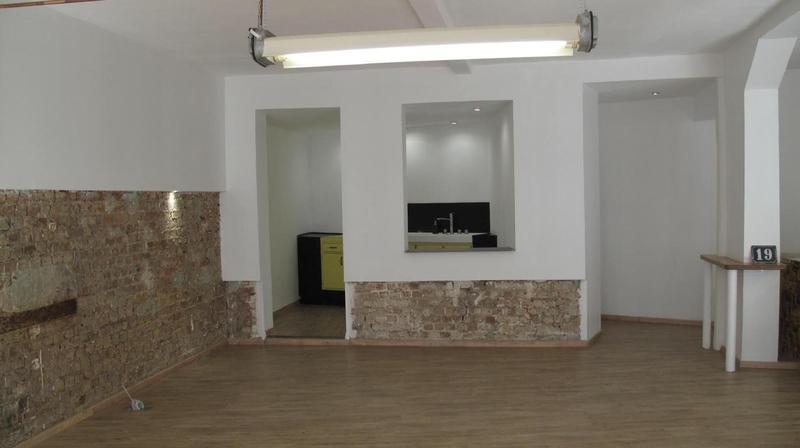 Bureau - 83 m² - 1 pièce