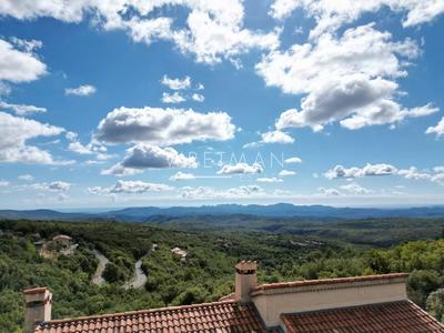 Villa - 260 m² - 7 pièces