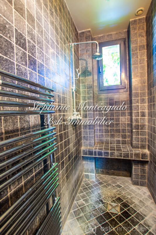 Demeure - 243 m² - 7 pièces