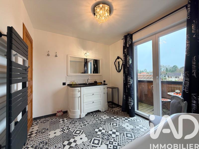 Maison - 156 m² - 8 pièces