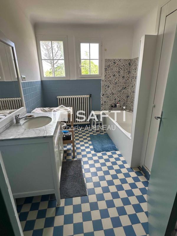 Maison - 160 m² - 8 pièces